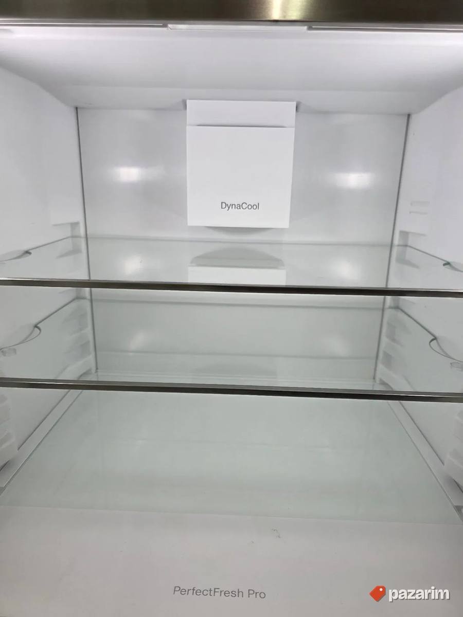Miele K 7741 F ugradni frižider NOV 4