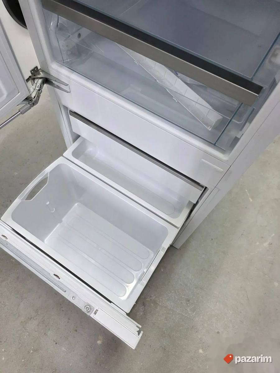 Miele K 7741 F ugradni frižider NOV 6