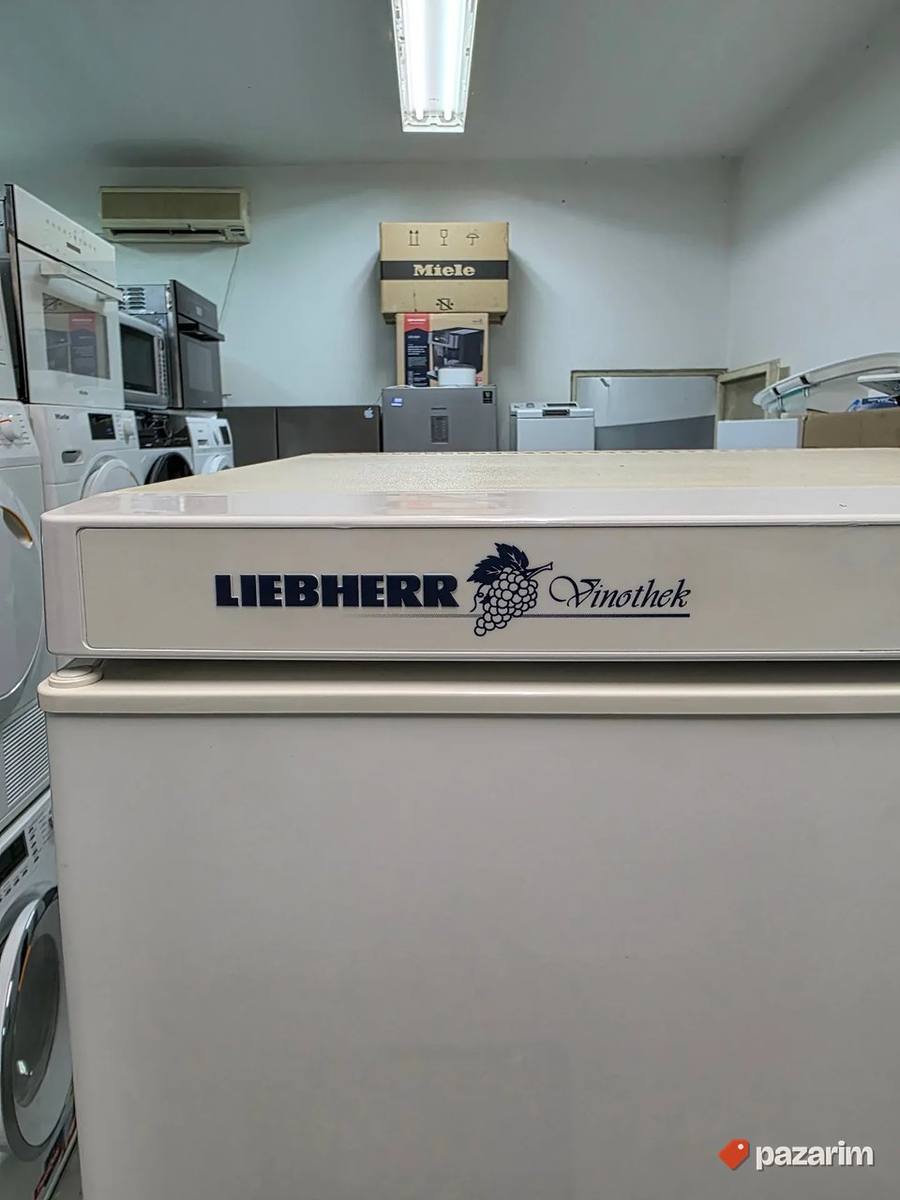 Liebherr Vinothek rashladna vitrina 4
