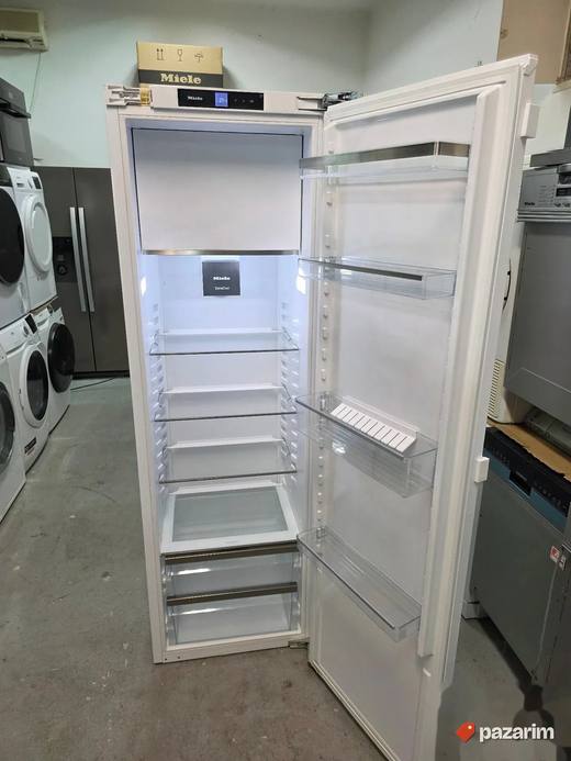 Miele K 7734 F ugradni frižider sa komorom