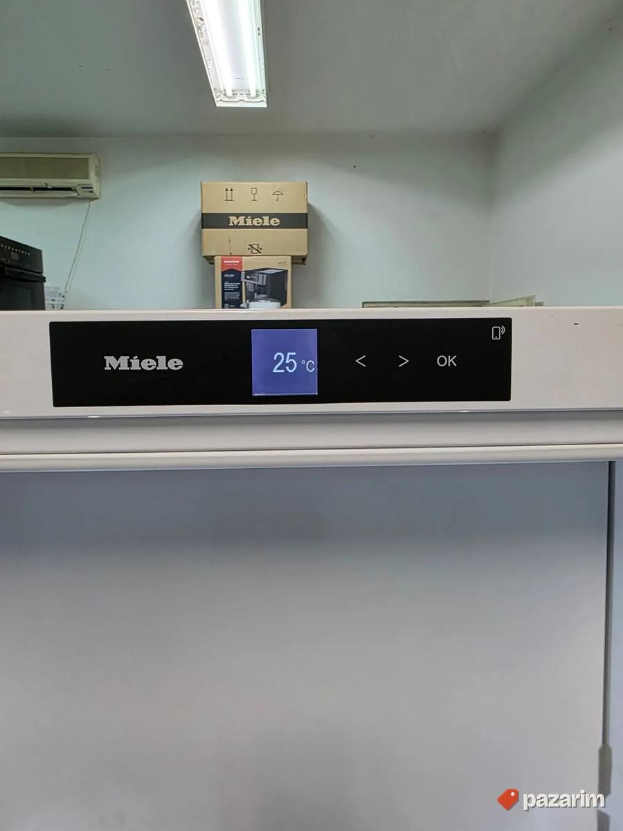 Miele K 7734 F ugradni frižider sa komorom 3