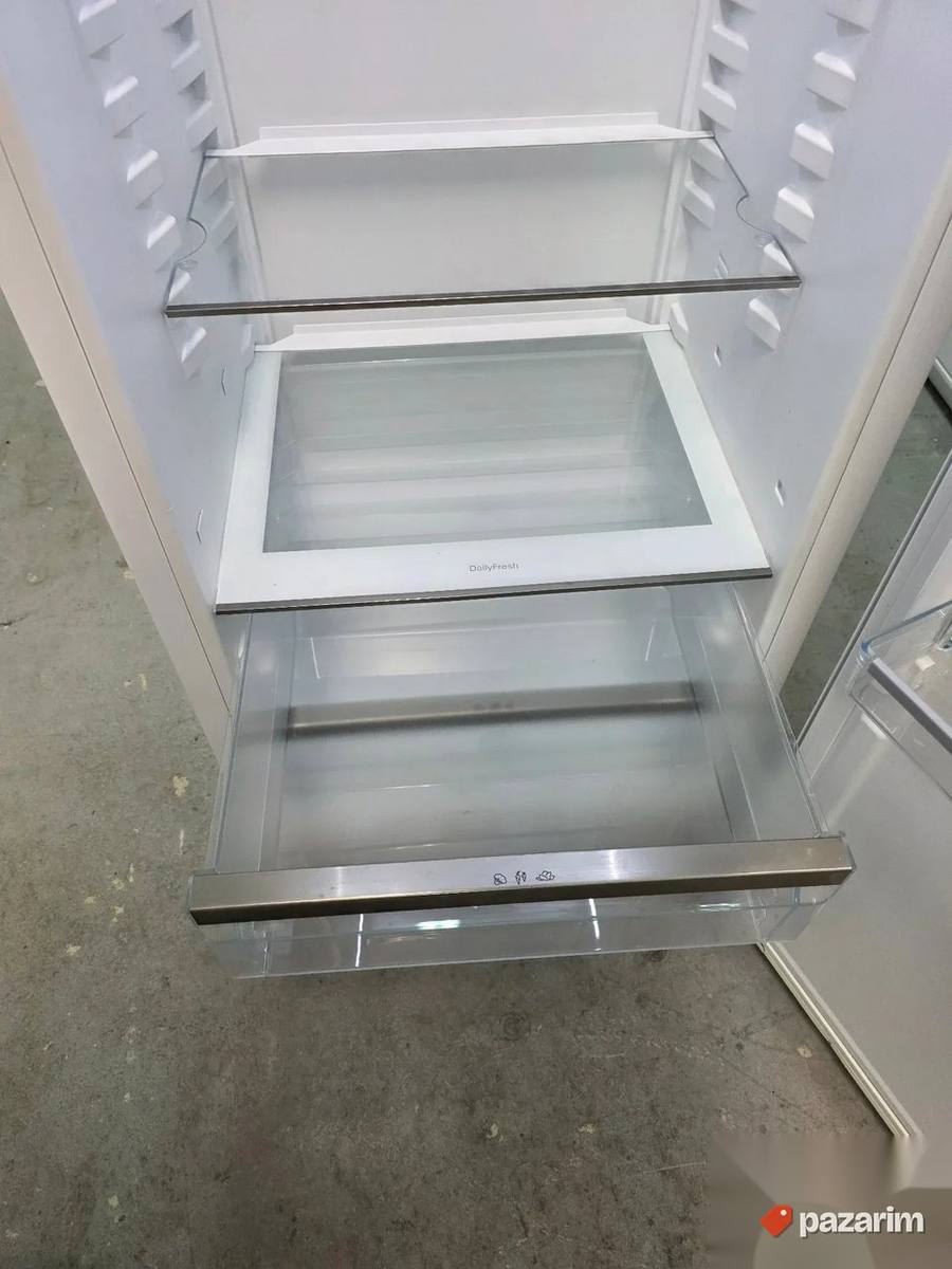 Miele K 7734 F ugradni frižider sa komorom 8