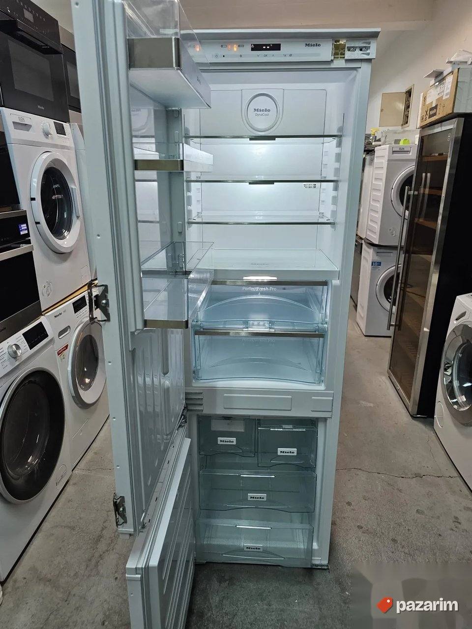 Miele KFN 37692 iDE ugradni kombinovani frižider sa ledomato 1