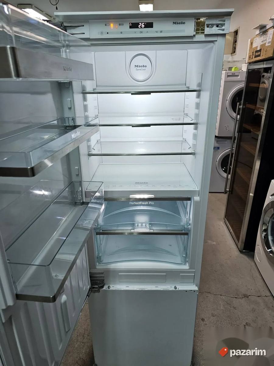 Miele KFN 37692 iDE ugradni kombinovani frižider sa ledomato 2