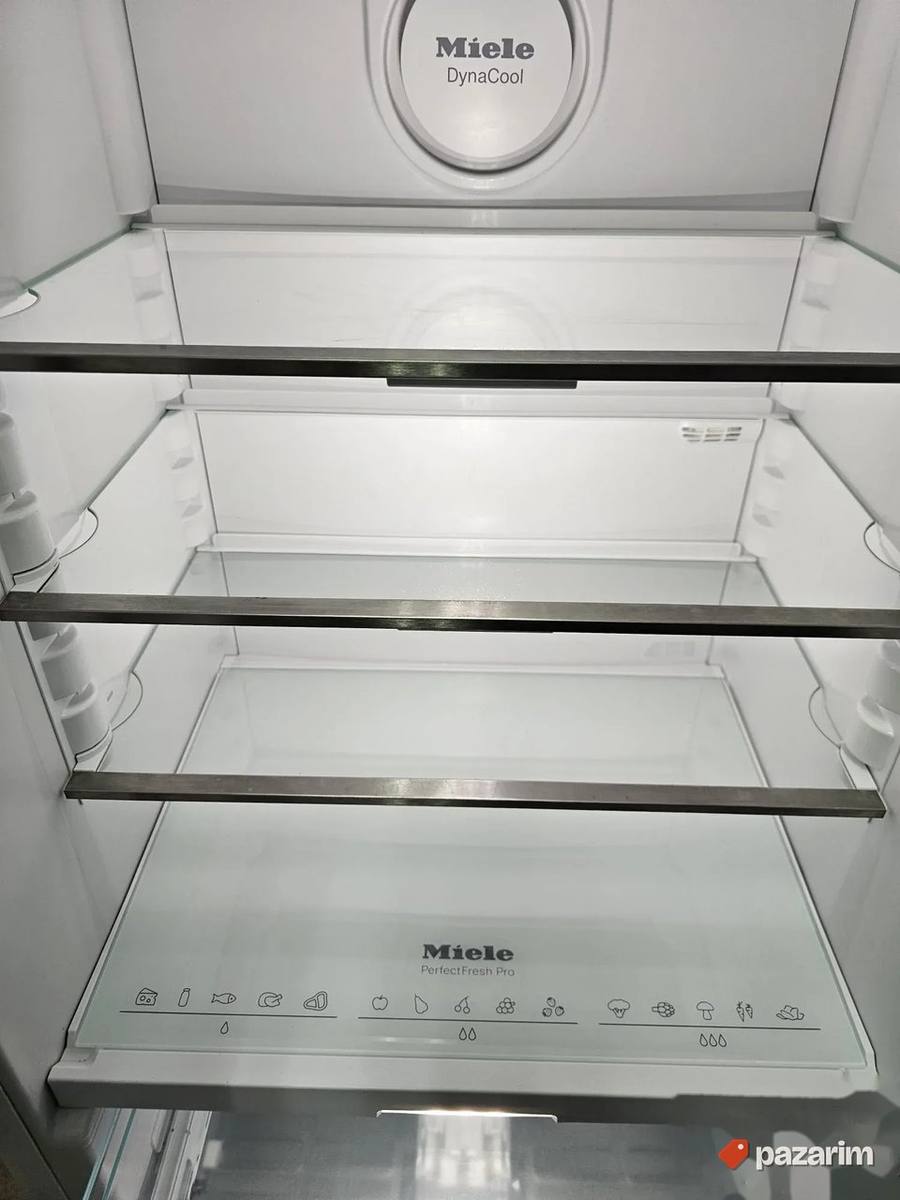Miele KFN 37692 iDE ugradni kombinovani frižider sa ledomato 3
