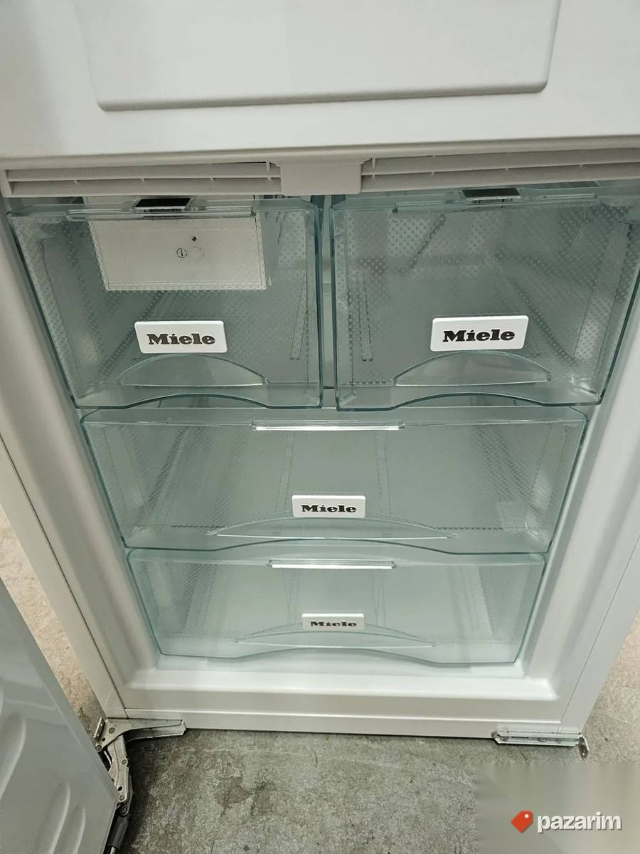 Miele KFN 37692 iDE ugradni kombinovani frižider sa ledomato 7