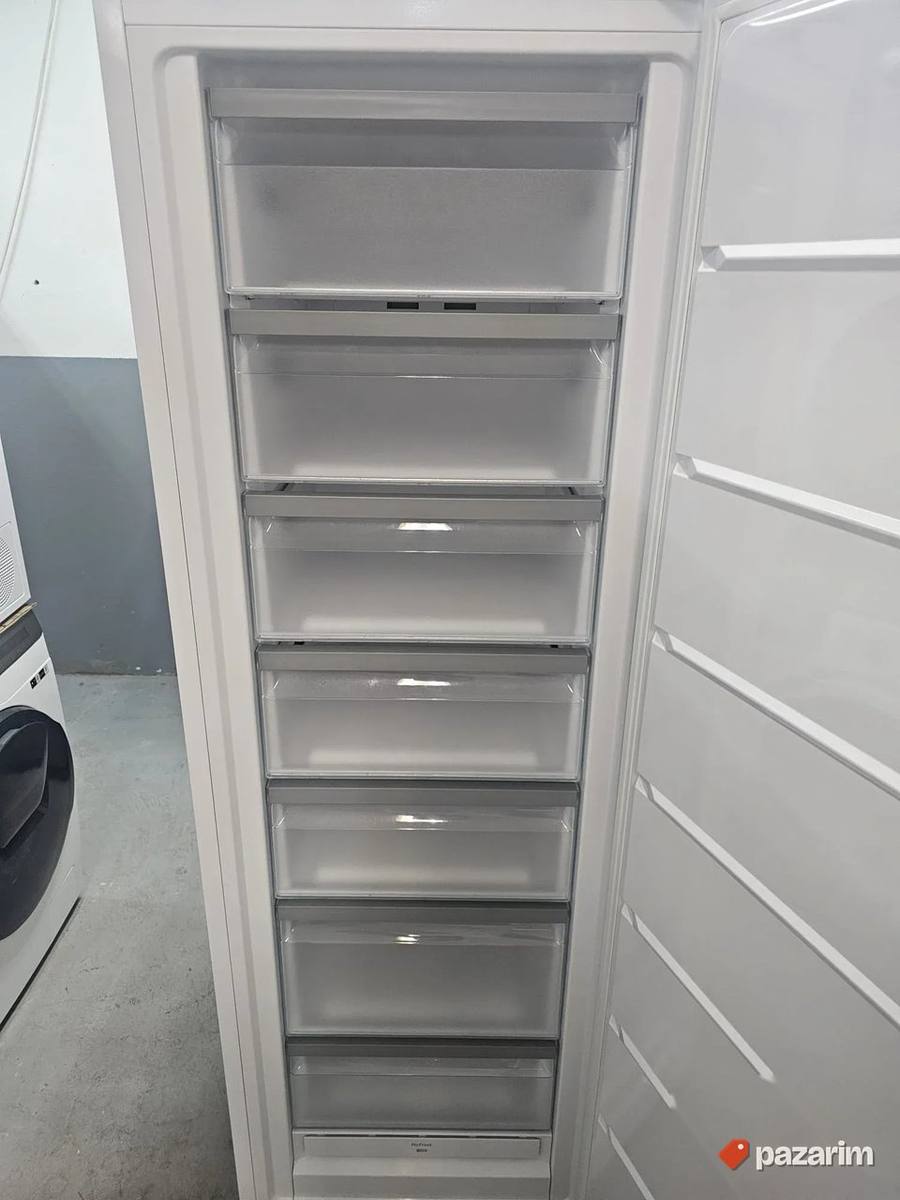 Miele zamrzivač 320L NOV izložbeni model 8