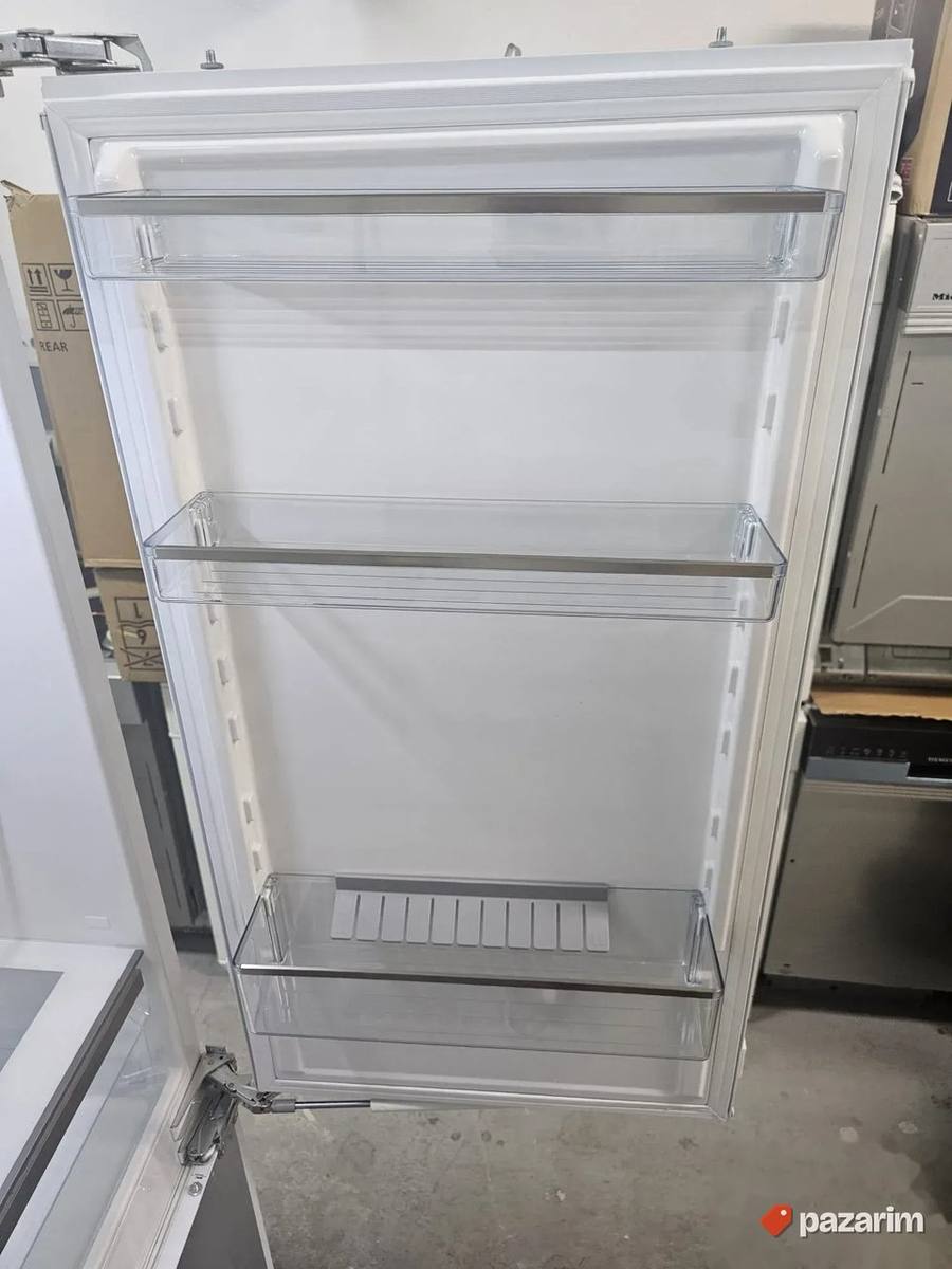 Miele KFN 7734 E NOV ugradni kombinovani frižider 8