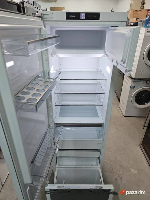Miele K 7731 F potpuno NOV ugradni frižider