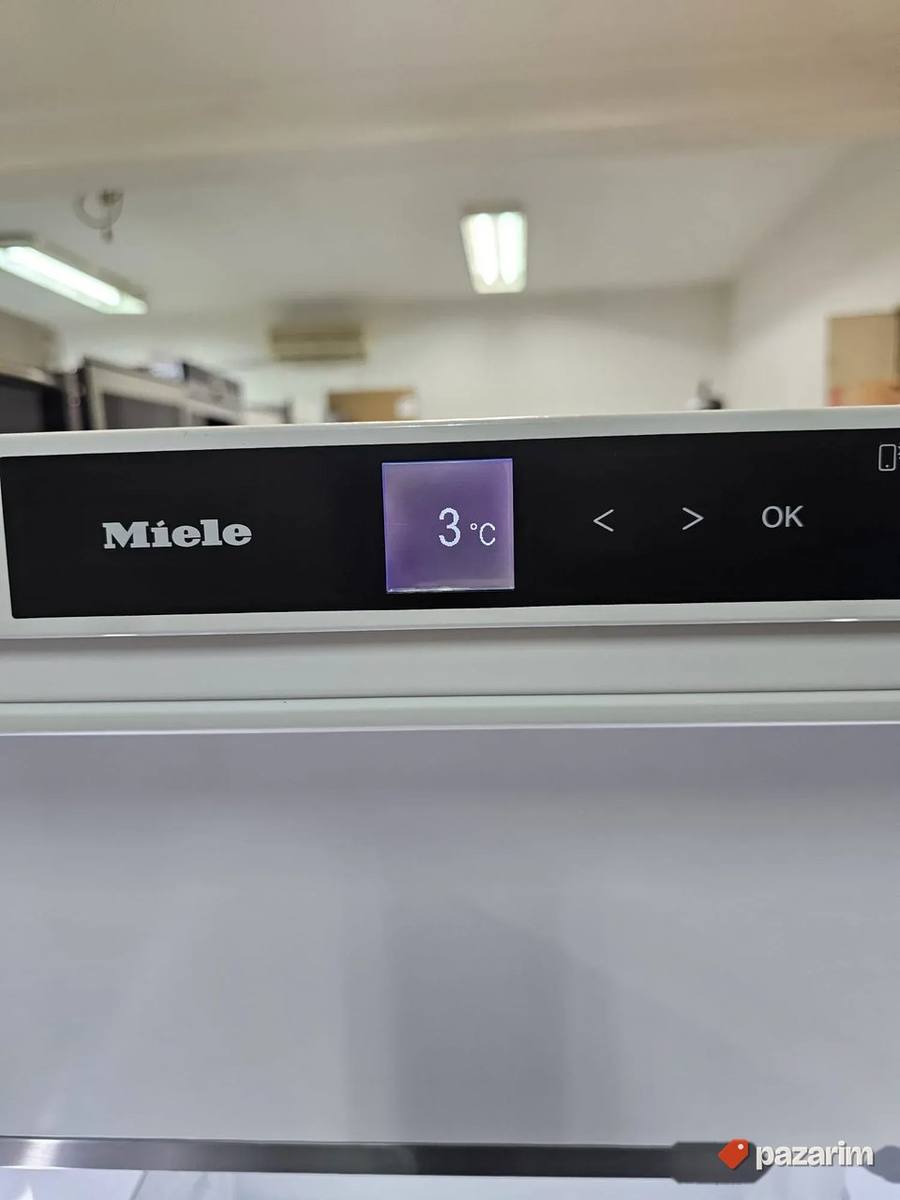 Miele K 7731 F potpuno NOV ugradni frižider 3