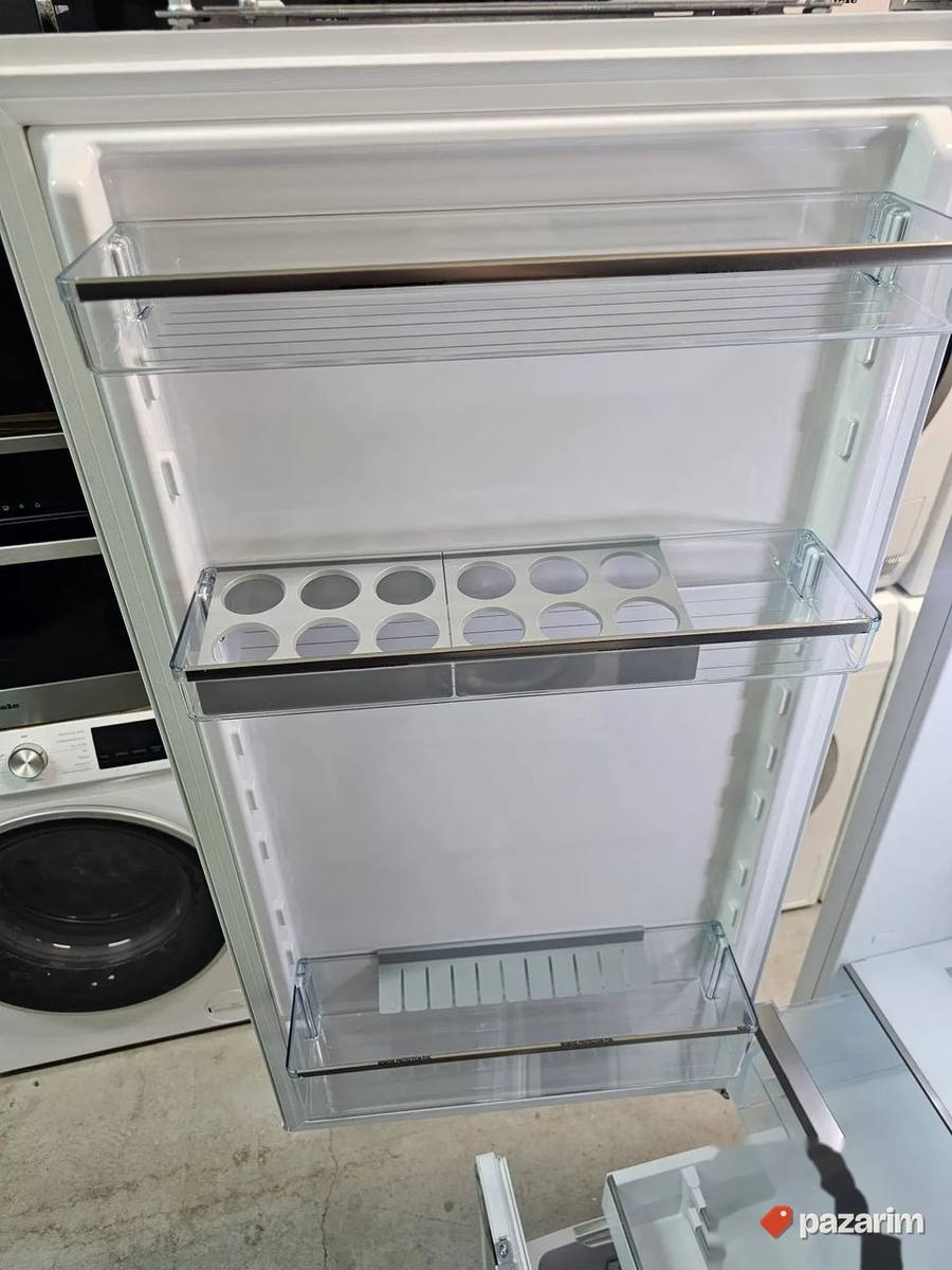 Miele K 7731 F potpuno NOV ugradni frižider 5