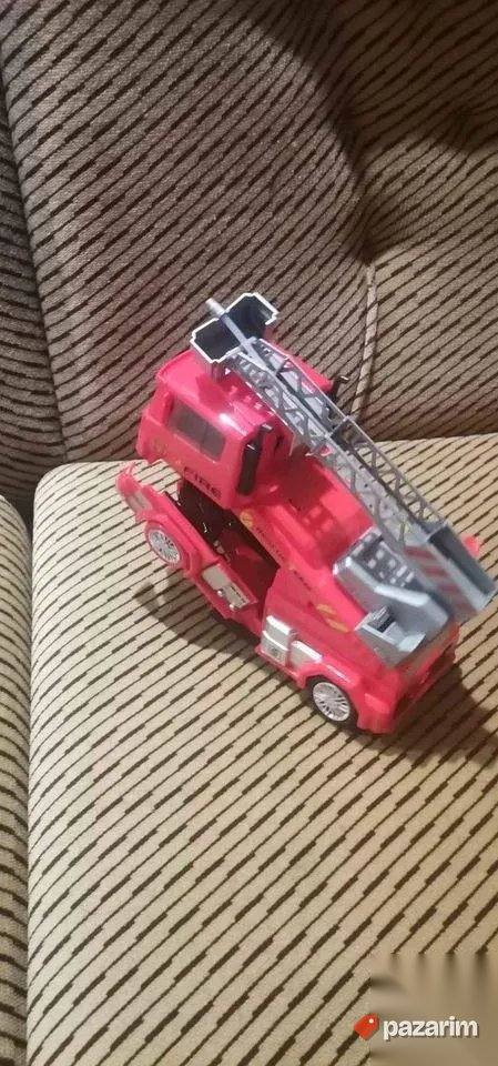Hit Igracka Transformers Crveni Vatrogasni Kamion Novo 2