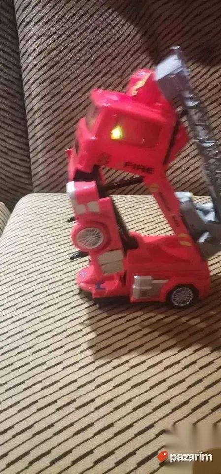Hit Igracka Transformers Crveni Vatrogasni Kamion Novo 3