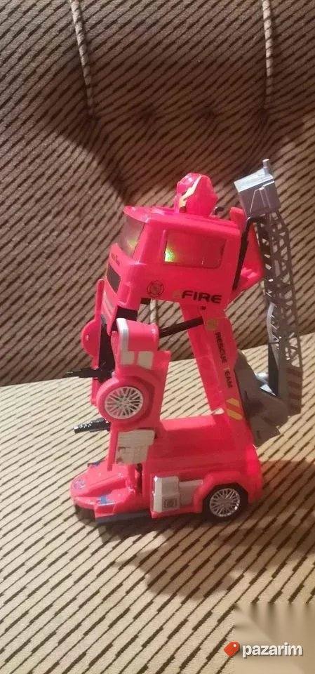 Hit Igracka Transformers Crveni Vatrogasni Kamion Novo 4
