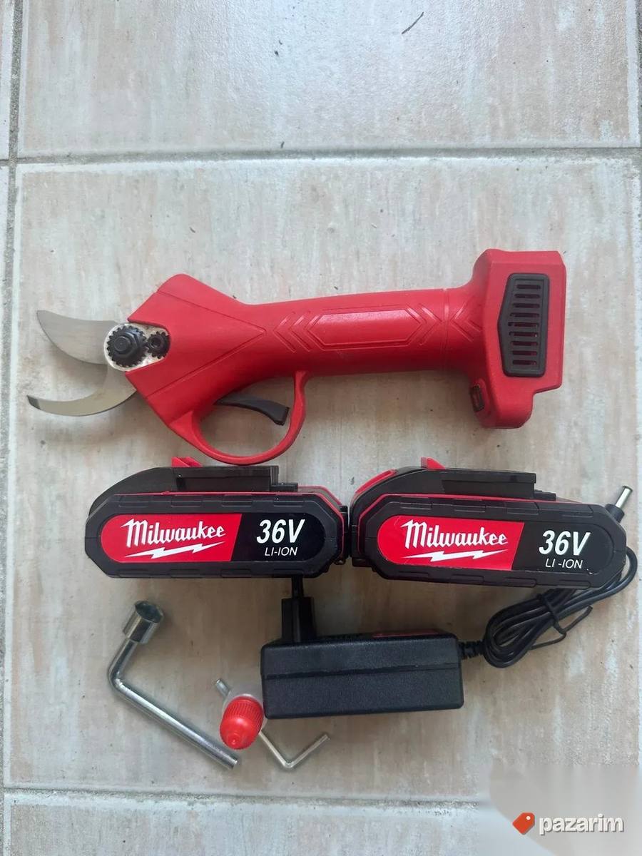 Makaze za voce Milwaukee 2