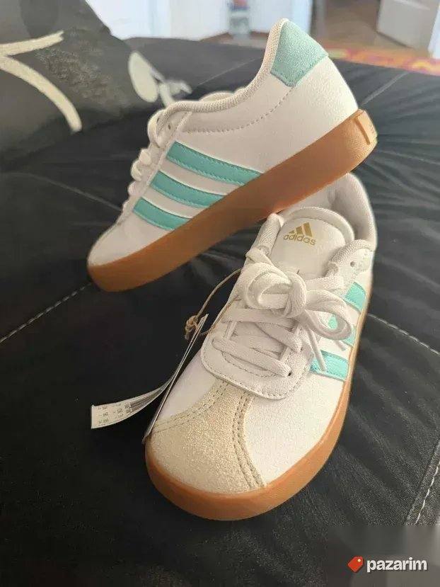ORIGINAL ADIDAS VI court 3.0 K patike broj 31 (iz Amerike ) 4