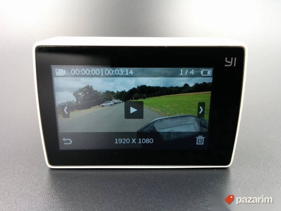 YI akciona kamera 4K + selfie stick + bluetooth 7