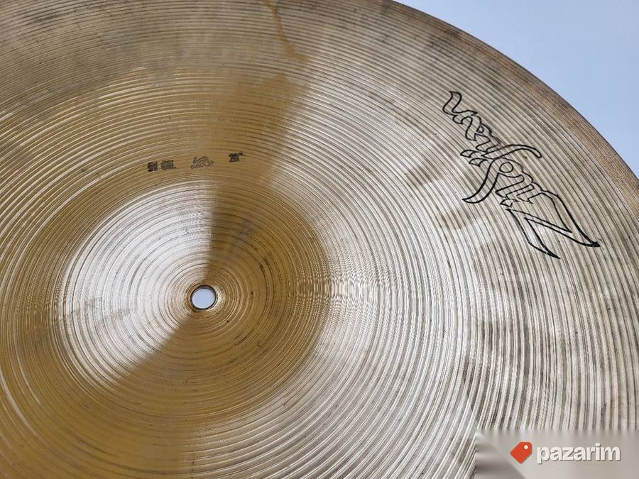 Zildjian Avedis 20" ride 4