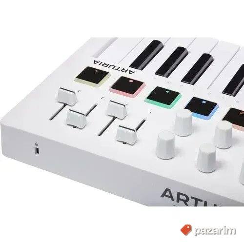 Arturia MiniLab 3 MIDI Controller 3