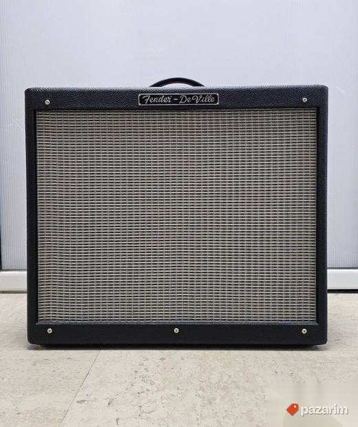 IZNAJMLJIVANJE Fender DeVille pojacala