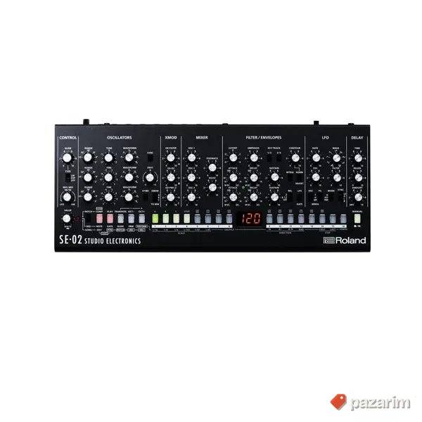 Roland SE-02 Analog Synthesizer 1