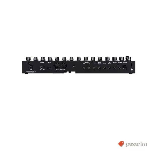 Roland SE-02 Analog Synthesizer 2