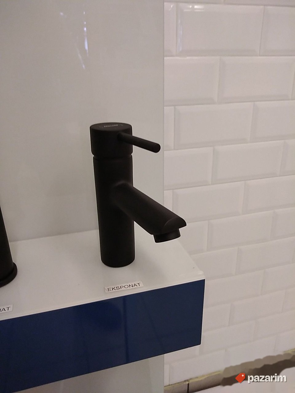 Baterija za lavabo crna 2