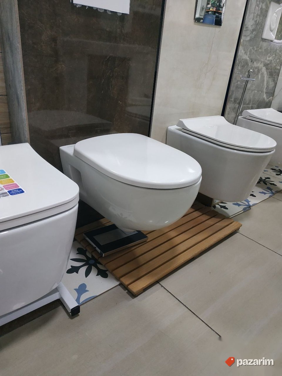 Wc solja konzolna sa wc daskom Komplet GEBERIT 1