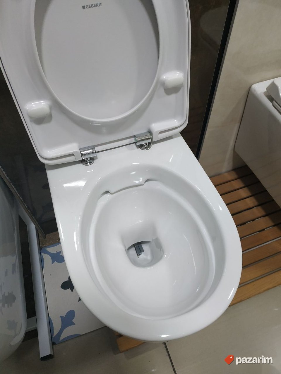 Wc solja konzolna sa wc daskom Komplet GEBERIT 3