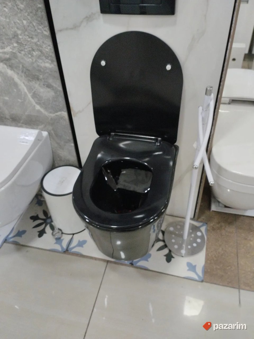 Wc solja konzolna sa soft close daskom crna visoki sjaj