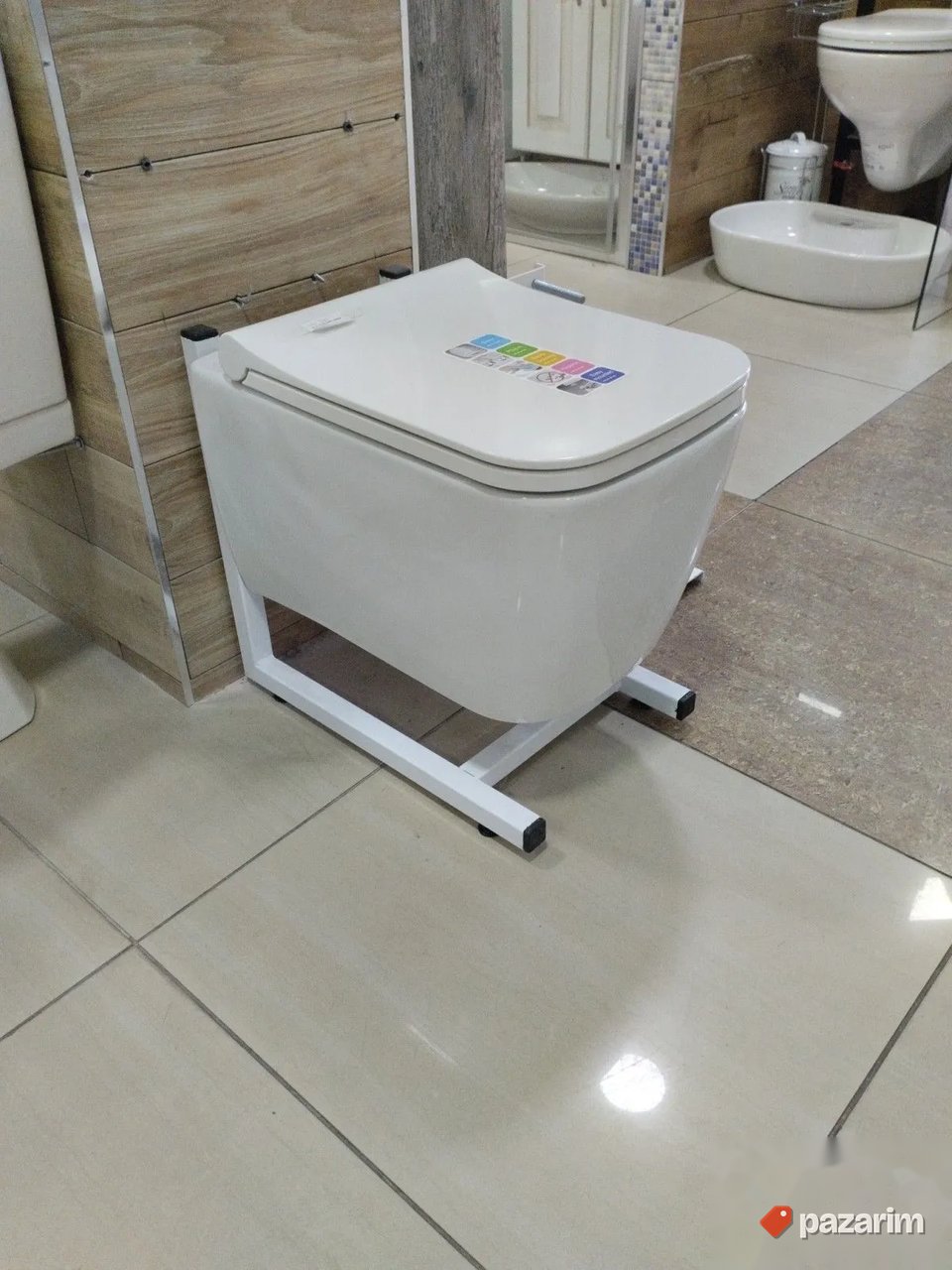 Wc solja konzolna sa soft close daskom quadro 3