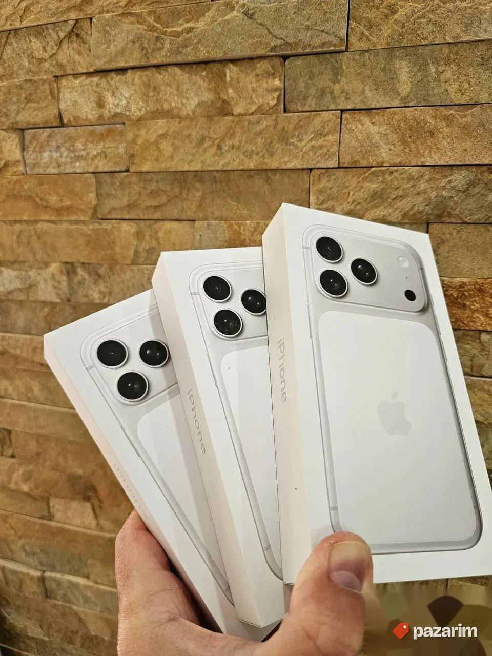 Apple iPhone -17 PRO -256GB - Silver + NOVO + Poklon ! 1