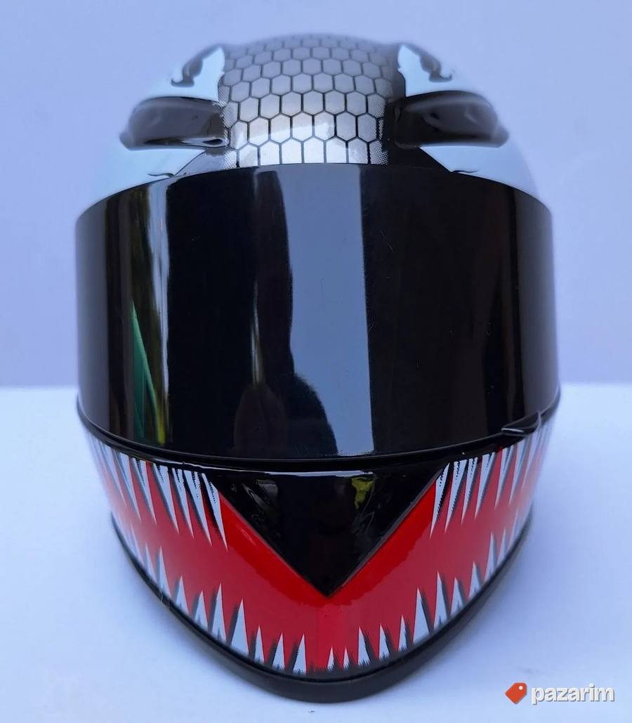 Ukrasne mini makete MOTO GP kacige kod 6 4
