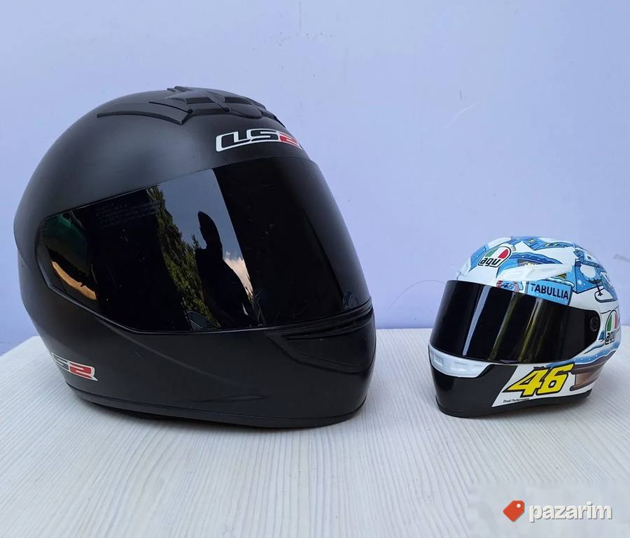 Ukrasne mini makete MOTO GP kacige kod 5 2