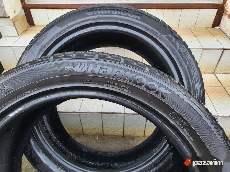 Dve dobre M+S HANKOOK 18 ke 235-45/18 Dot 3315 sa 5,5mm sar 3