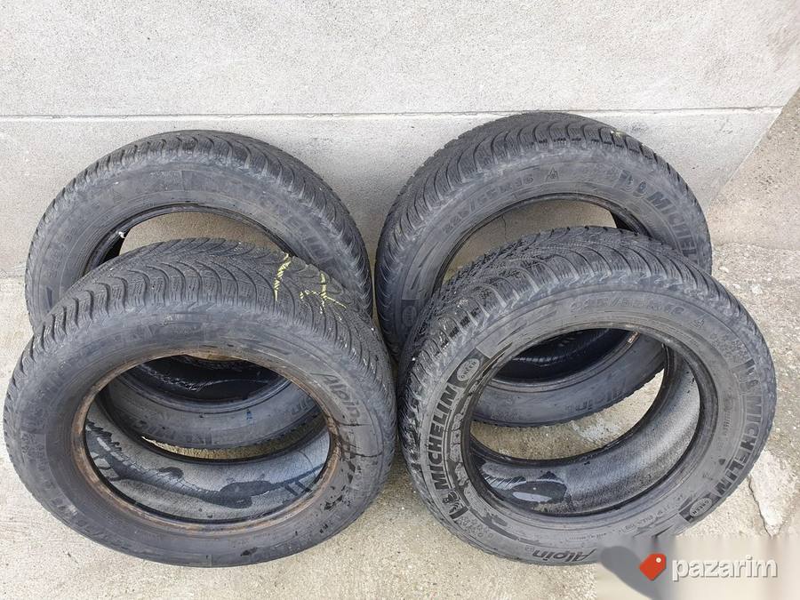 Cetiri odlicne zimske gume 16 ke MICHELIN 225-55/16 Dot 1110 2