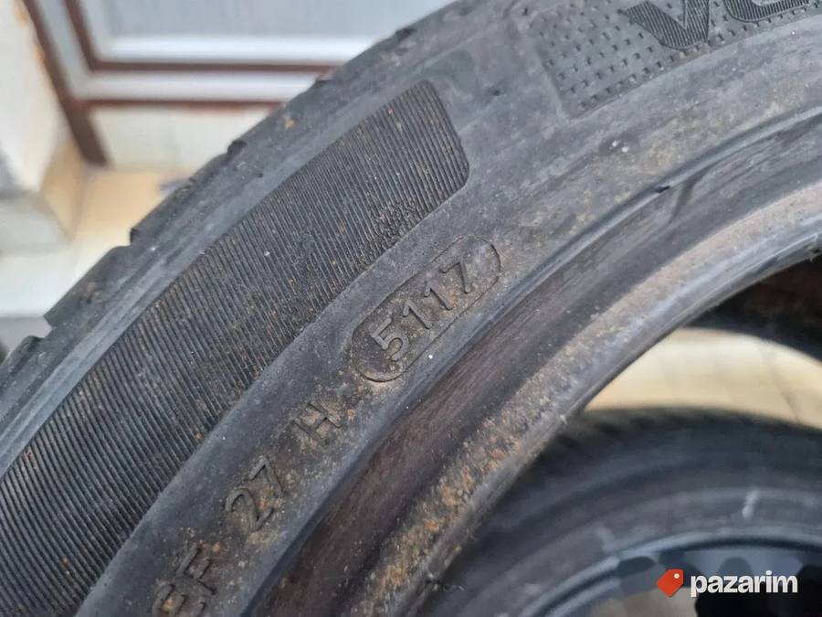 Dve dobre letnje gume HANKOOK 18 ke 245-45/18 Dot 3316 2