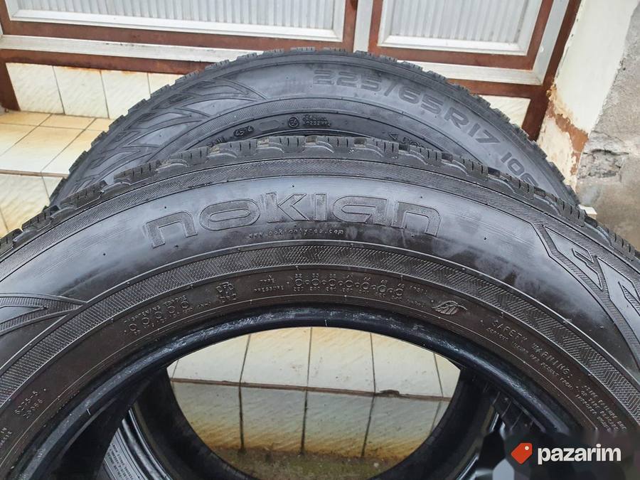 Dve odlicne M+S NOKIAN gume 17 ke 225-65/17 Dot 4514 sa 6,5 2