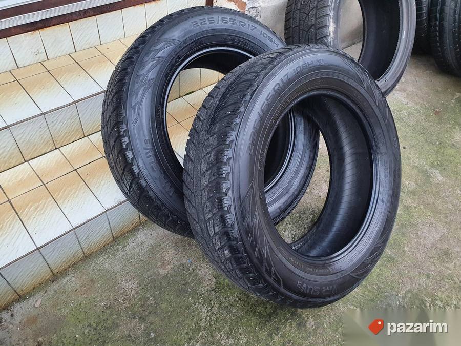 Dve odlicne M+S NOKIAN gume 17 ke 225-65/17 Dot 4514 sa 6,5 8