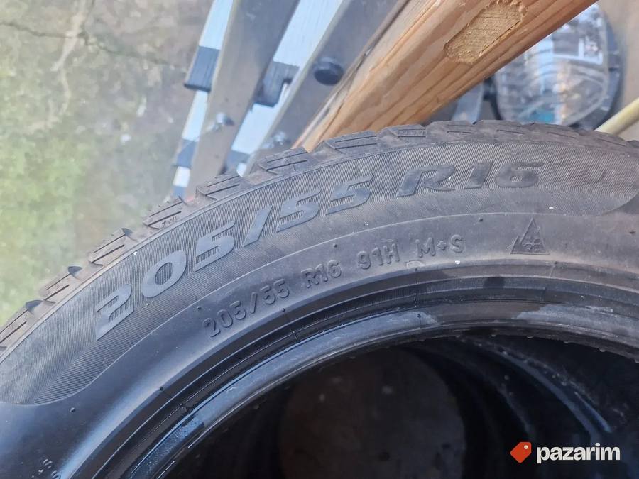 Cetiri odlicne zimske gume 16 ke PIRELLI 205-55/16 M+S Gume 4