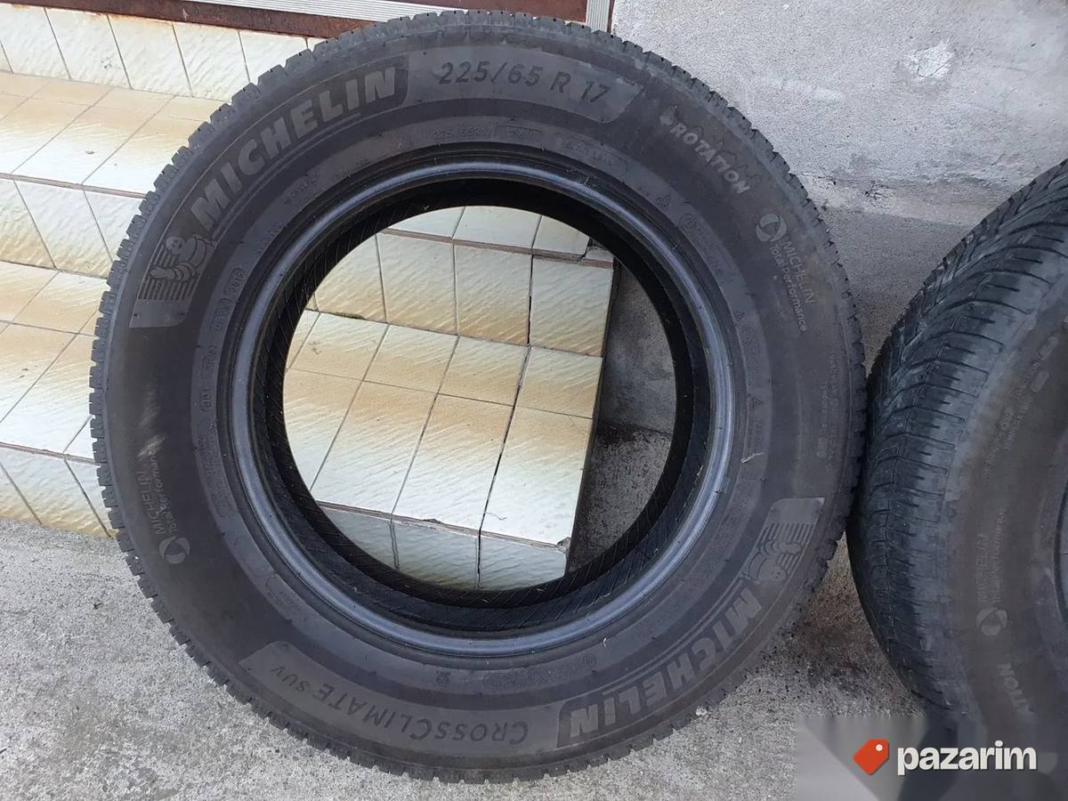 Četiri odlične ALL Season gume 235 65 17 Michelin. Sve 4 gum 1