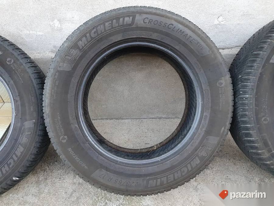 Četiri odlične ALL Season gume 235 65 17 Michelin. Sve 4 gum 2