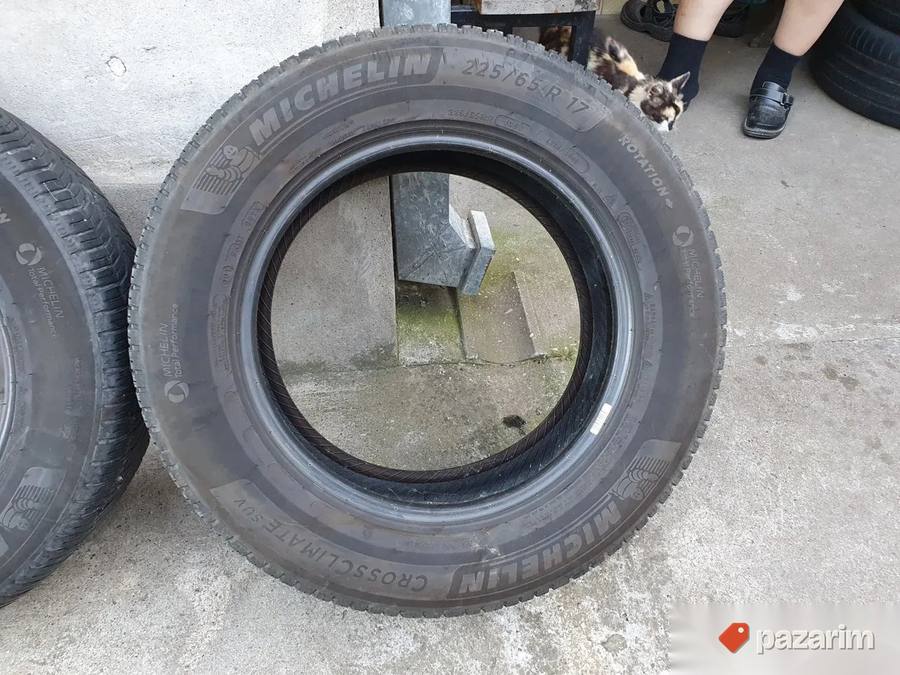 Četiri odlične ALL Season gume 235 65 17 Michelin. Sve 4 gum 4