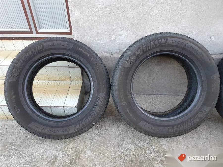 Četiri odlične ALL Season gume 235 65 17 Michelin. Sve 4 gum 5