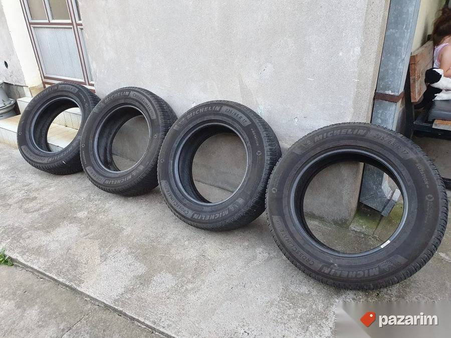 Četiri odlične ALL Season gume 235 65 17 Michelin. Sve 4 gum 7