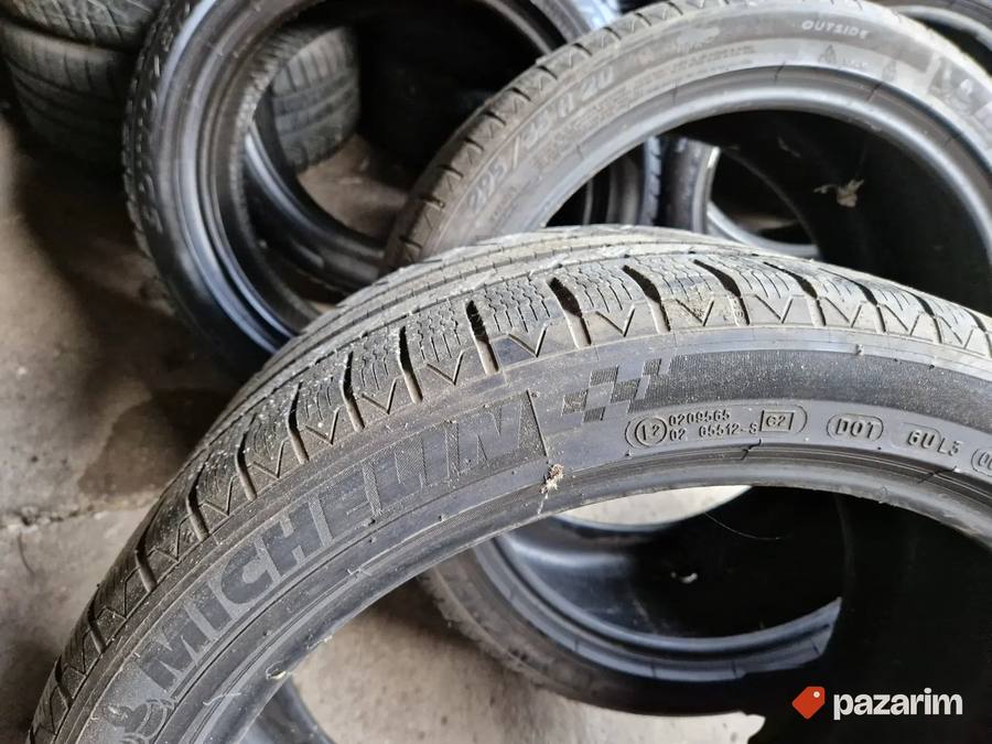 Dve dobre M+S MICHELIN gume 20 ice 295-35/20 Dot 2611 sa ok 3