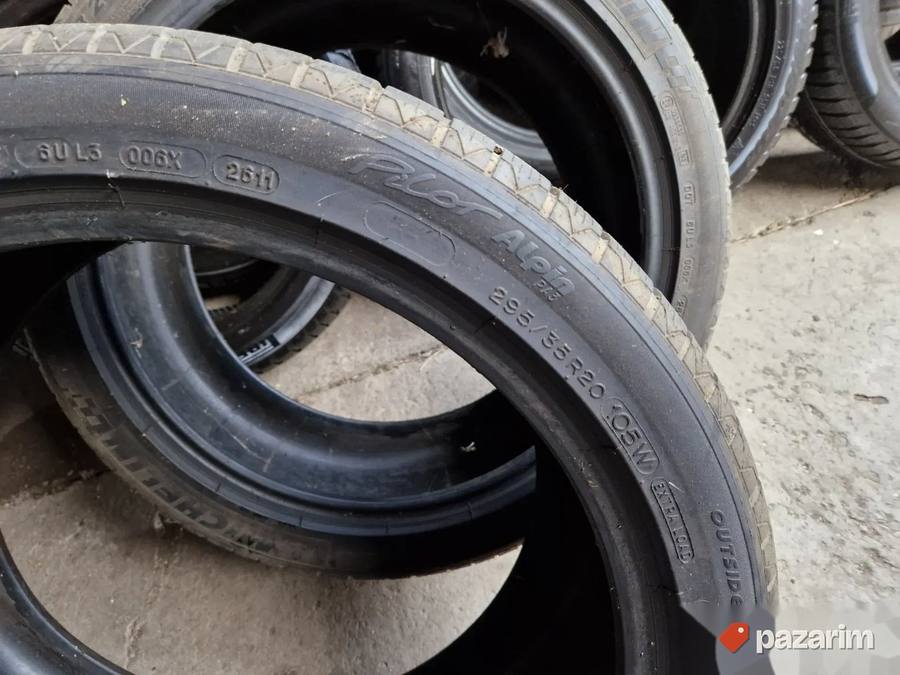 Dve dobre M+S MICHELIN gume 20 ice 295-35/20 Dot 2611 sa ok 5