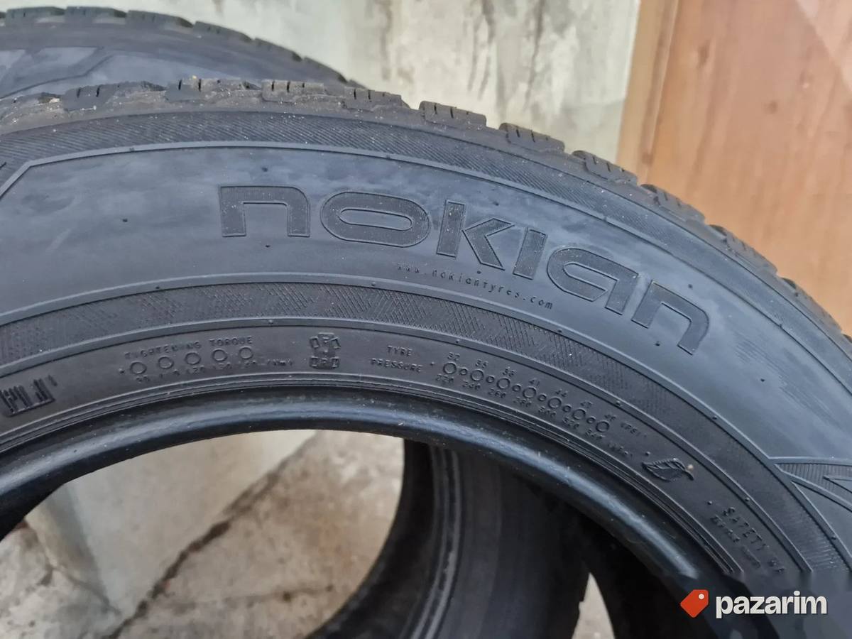 Dve odlicne zimske gume 17 ice NOKIAN 225-65/17 Dot 4514 sa 1