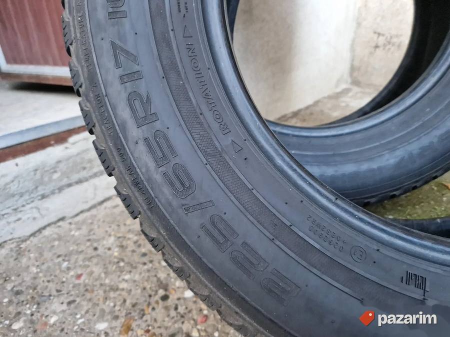 Dve odlicne zimske gume 17 ice NOKIAN 225-65/17 Dot 4514 sa 3