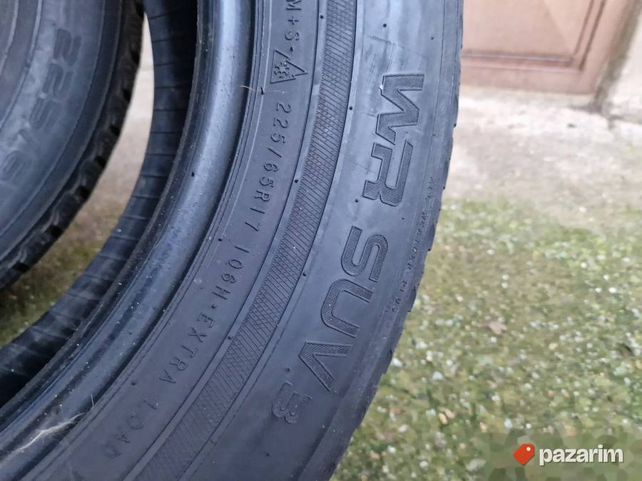Dve odlicne zimske gume 17 ice NOKIAN 225-65/17 Dot 4514 sa 6